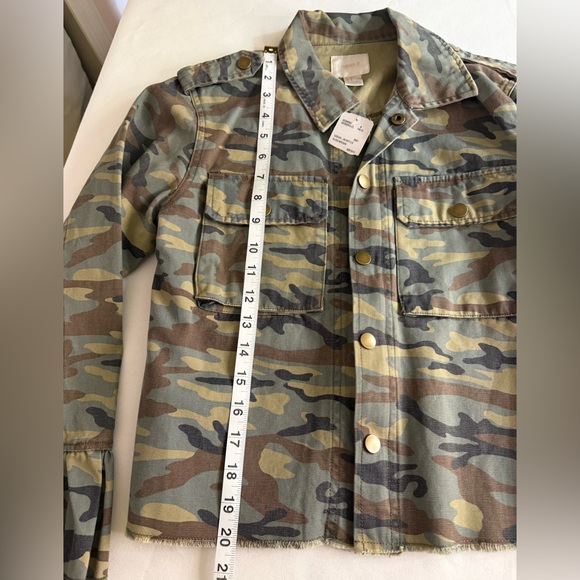 Forever 21 Camo Utility Jacket NWT Cropped Ruffle Sleeve Military S - Picture 4 of 6